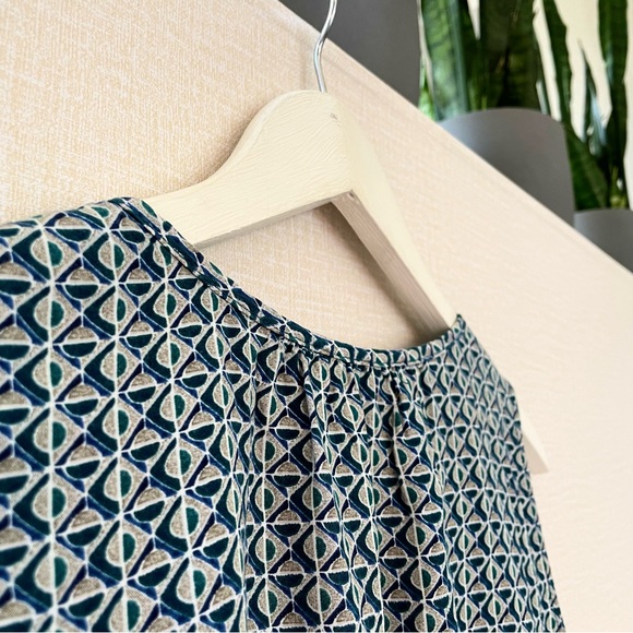 Tommy Bahama Blue Tribal Kiki Print Sleeveless Top, long Tassel Ties, Sm… - Picture 7 of 9